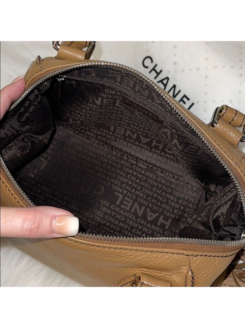 AUTHENTIC CHANEL LAX TASSEL BOWLER BAG TAWNY PEBBLED LEATHER SHOULDER BAG - Picture 7 of 16